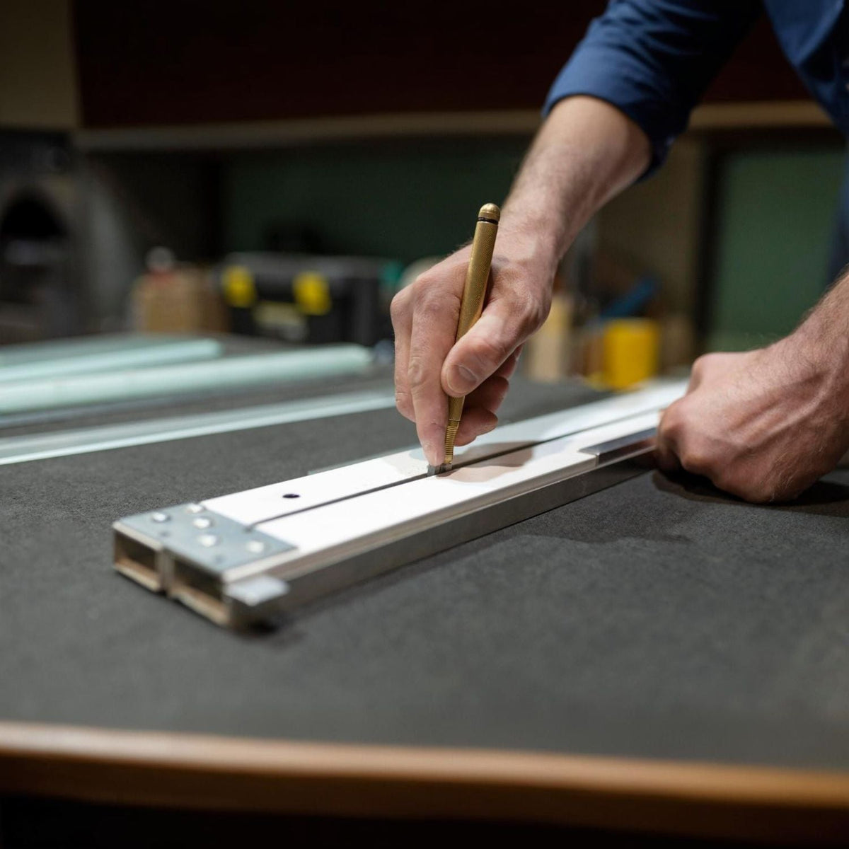 ¿Cuánto mide la lámina de aluminio?