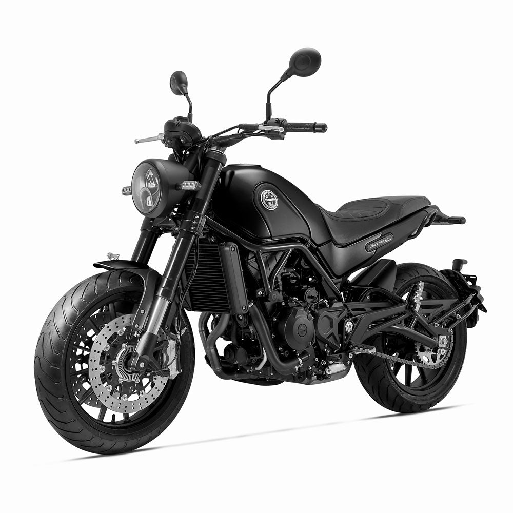 Benelli Leoncino 500cc Color Negro Motor Bicilindrico enfriado por liquido Inyec elect 8val DOHC 35