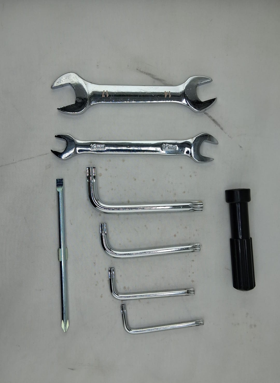 Kit de herramientas (TRK502X) (CODIGO ANTERIOR MO-REP-02100P250010)