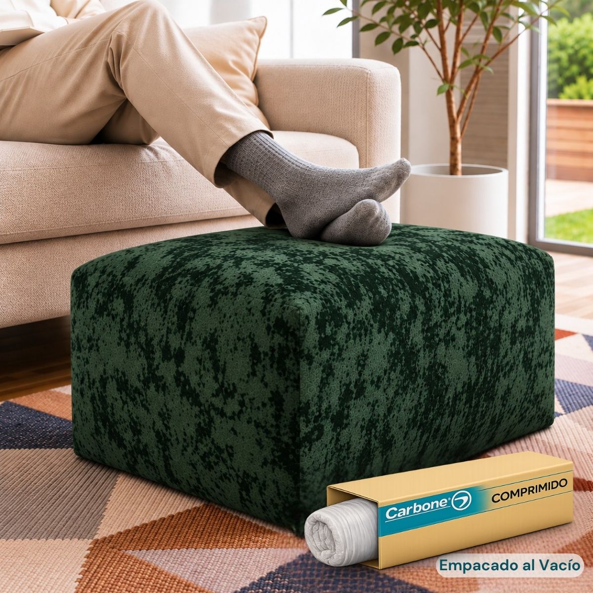 Ottoman Empacado al Vacío con Espuma 32D de Alta Densidad (65x48x27cm). Puff reposapiés. Color verde.