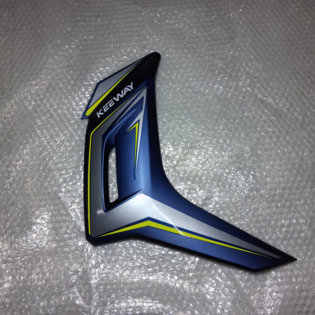 Panel decorativo derecho azul con calcomania (K-BLADE125)