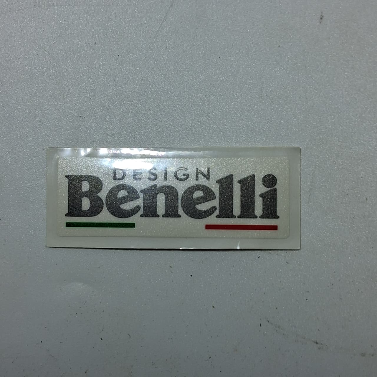 Calcomania Benelli blanca (RKG150)