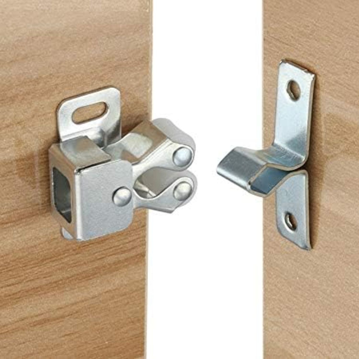Pestillo con Placas para Mueble. Broche para Muebles. 1-1/4'' Espesor 24mm