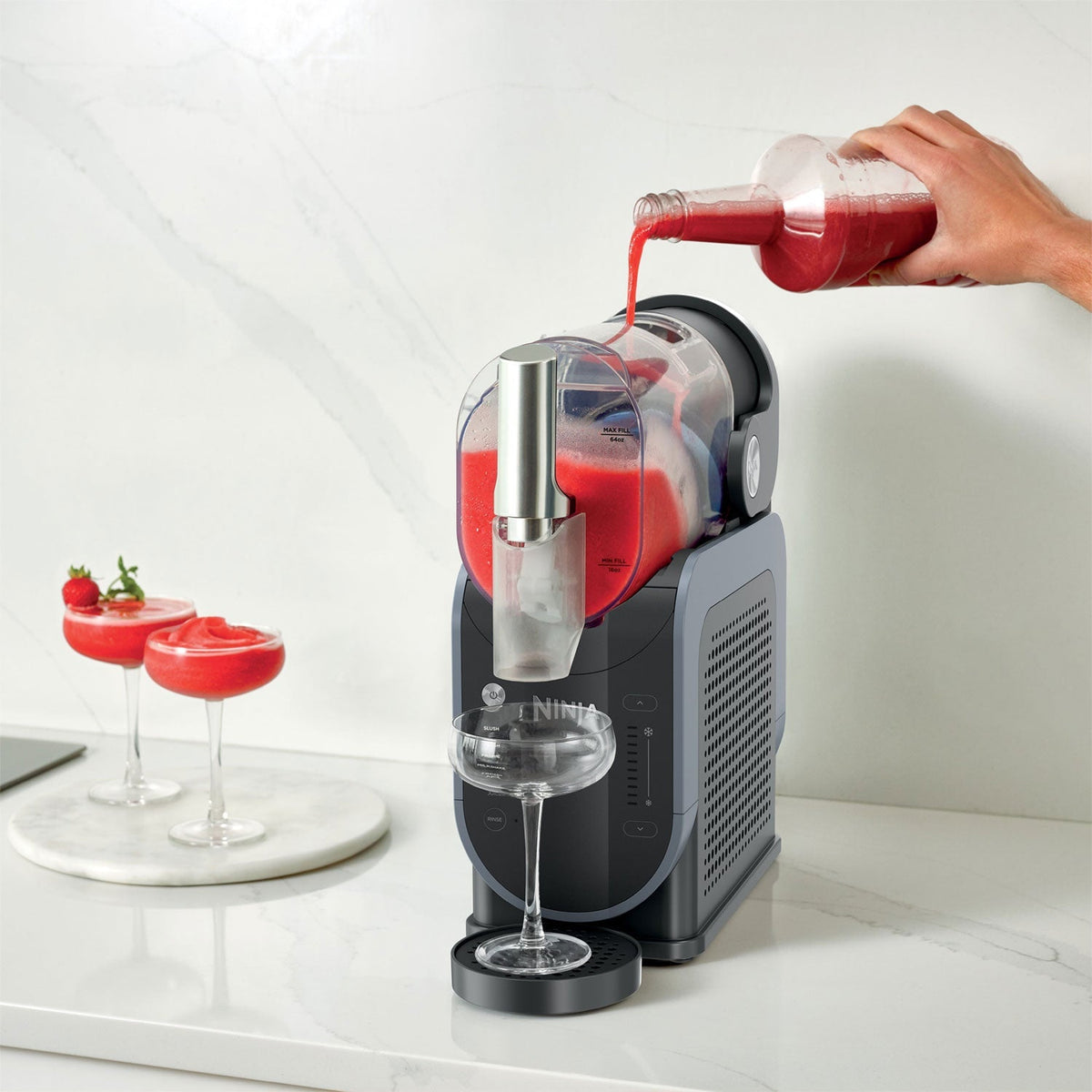 Cómo usar la FS301 para preparar bebidas frías ideales para el clima de Panamá