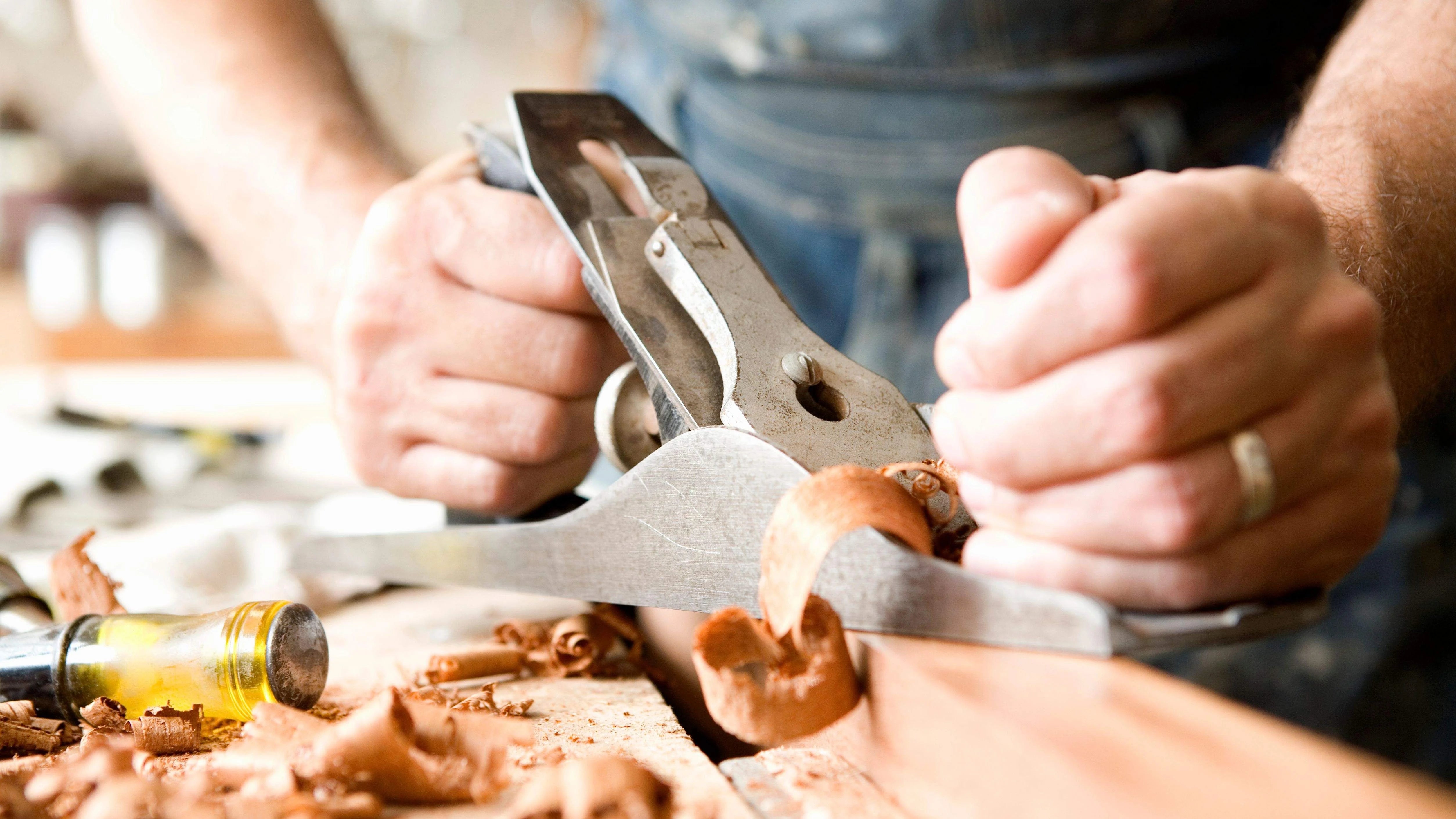 Descubre los versátiles usos del cepillo para madera