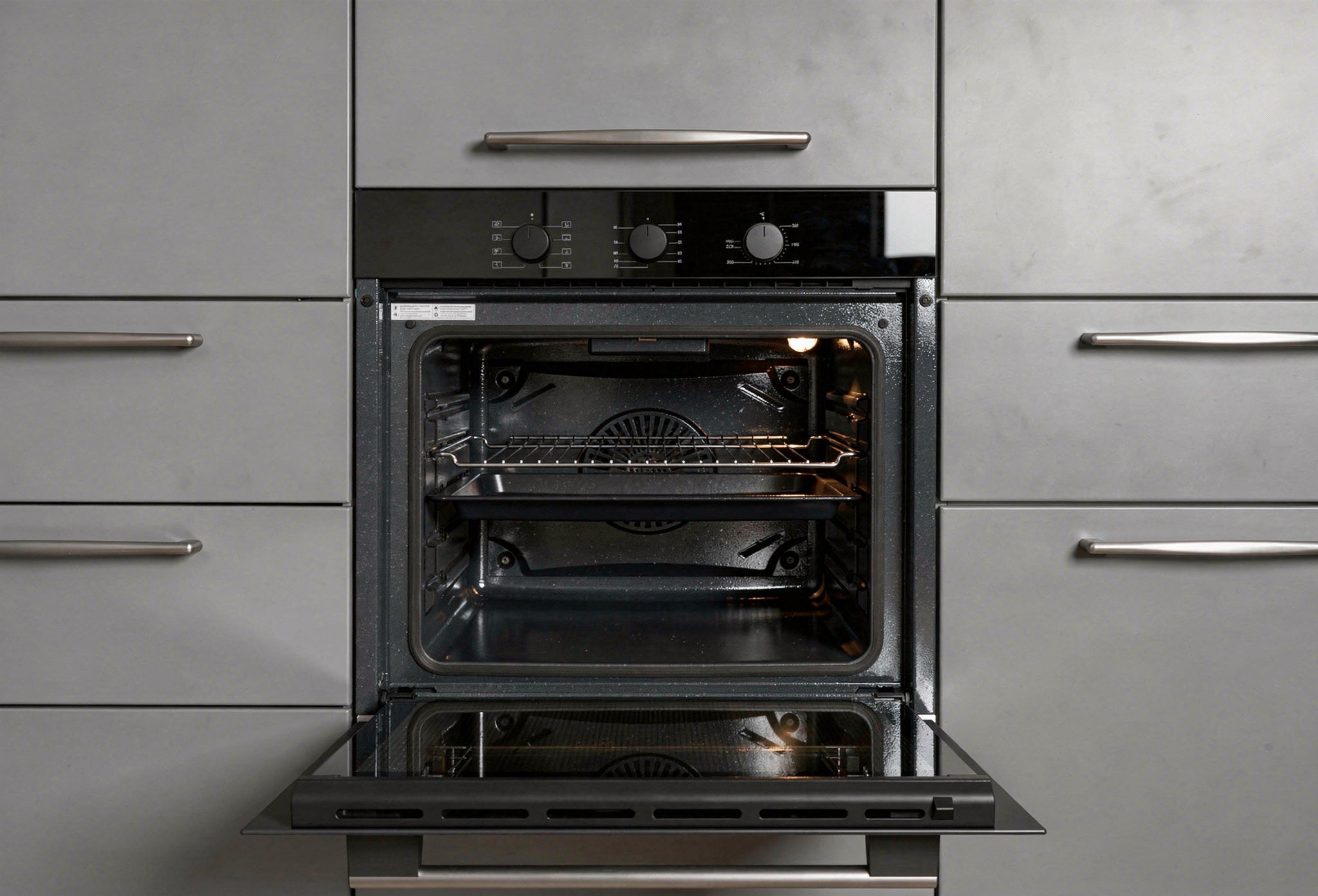 Mantenimiento y limpieza de hornos empotrables paso a paso