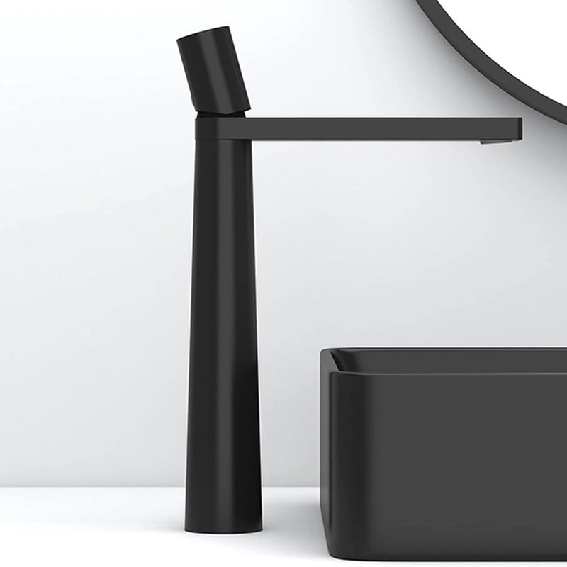 Llave De Lavamanos Individual. Grifo De Lavabo Color Negro. Pluma. Modelo alto.