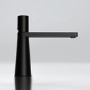 Llave De Lavamanos Individual. Grifo De Lavabo Color Negro. Pluma. Modelo bajo.