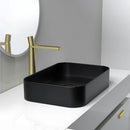 Llave De Lavamanos Individual. Grifo De Lavabo Color dorado. Pluma. Modelo alto.