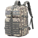 Mochila táctica militar de 45L. Backpack con sistema MOLLE. Bolso impermeable y resistente. Color camuflaje claro.
