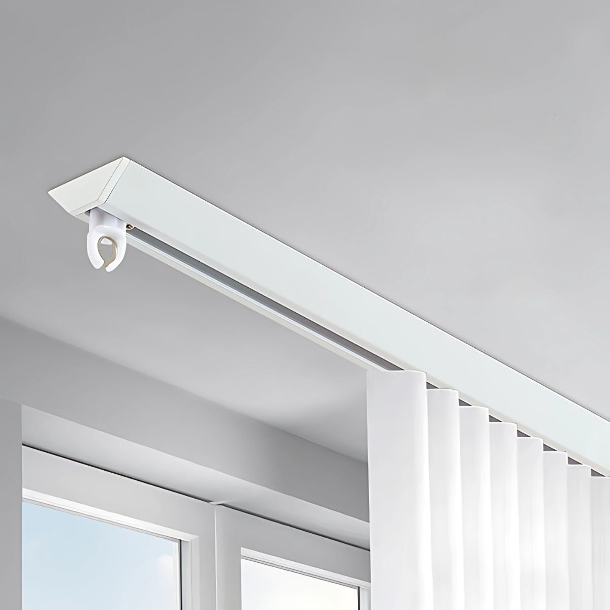 Riel para Cortinas Autoadhesivo para techo. Deslizamiento Suave. Color blanco. (Se vende por metro) piezas se pueden unir para tramos largos