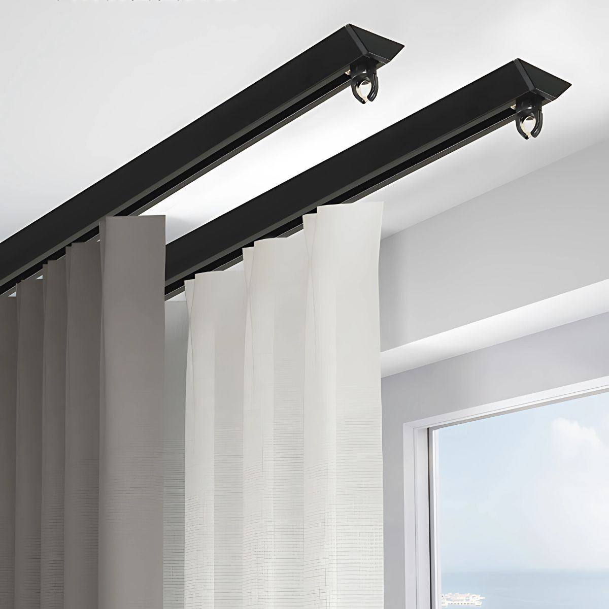 Riel para Cortinas Autoadhesivo para techo. Deslizamiento Suave. Color negro. (Se vende por metro) piezas se pueden unir para tramos largos