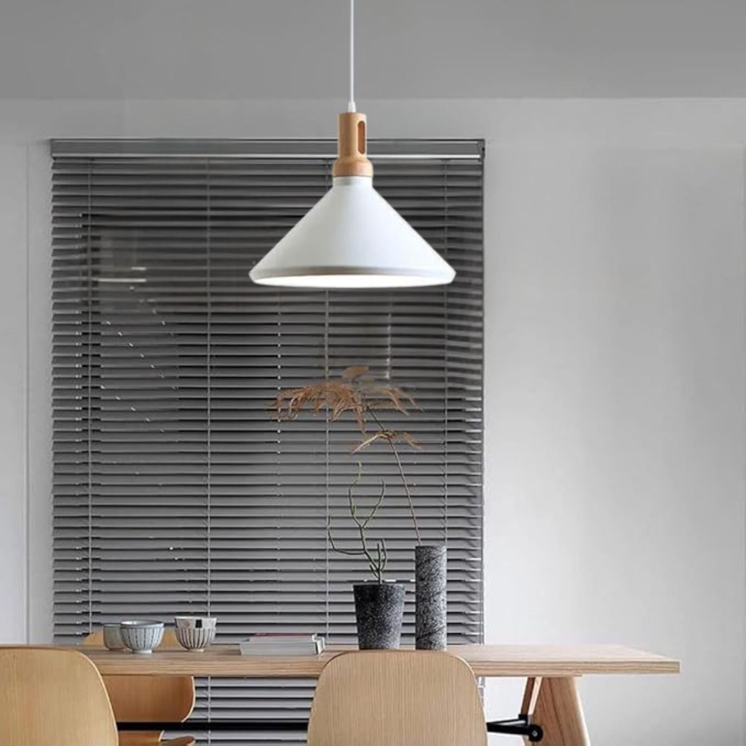 Lámpara Colgante Blanca Estilo Nórdico 1XE27 Estilo Moderno, Metal y Madera 350x100x1200mm Iluminación Ideal para Comedor, Cocina y Salas de Estar. Lámpara Colgante de Techo Estilo Minimalista.