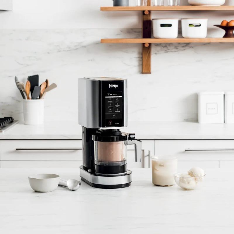 Máquina De Helados Ninja Creami Ice-Cream Maker. Maquina NC301 Con 7 Programas y 2 recipientes de 16 oz.