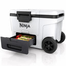 Cooler Ninja FrostVault de 45QT con ruedas. Hielera térmica con Dry Zone, gaveta inferior y alta conservación de frío. Color Blanco.