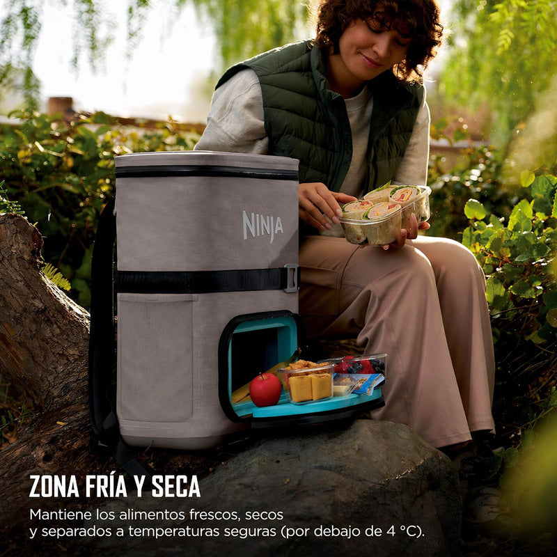 Mochila Cooler Ninja FrostVault Go para 24 Latas con Zona DryZone. Nevera Portátil Térmica. Color beige.