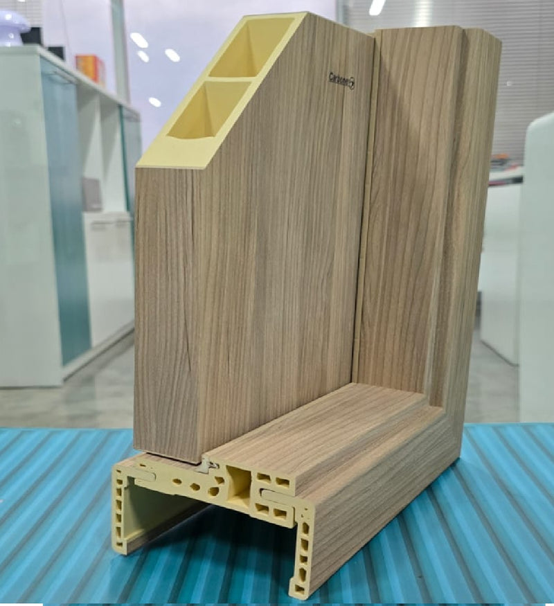 Esquina muestra de exhibición puerta WPC color PINO 280X350MM