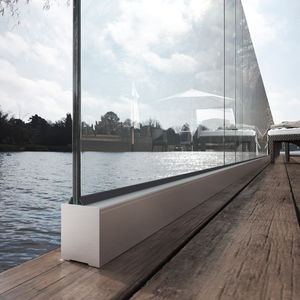 Bloque de aluminio para vidrio 12-12.76 mm. Usar 2 p/mt vidrio. Incluye tacos.(Se vende p/unidad)