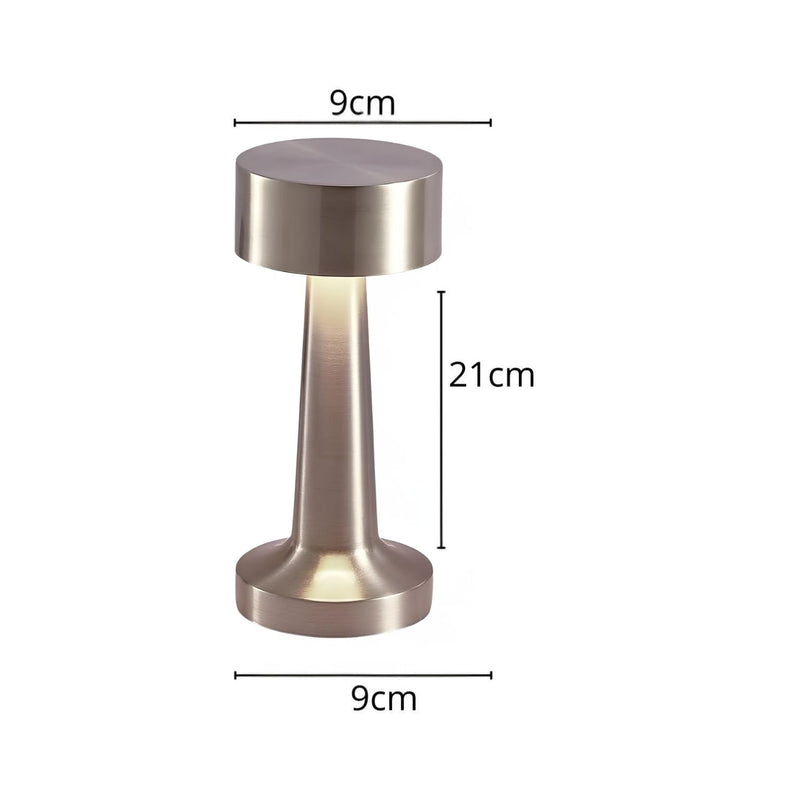 Lámpara LED de Mesa Portátil e Inalámbrica. Diseño retro. Control Táctil para 3 niveles de luz. Color plateado. Usado en restaurantes