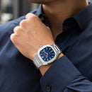Naviforce Reloj de Cuarzo Color Azul de Acero Inoxidable con Pantalla de Vidrio, Movimiento Japonés y Calendario.