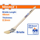 Brocha para pintar 2"(50mm). Pincel plano cabeza curva. Largo:44mm. Grosor:8.5mm. Mango de madera.