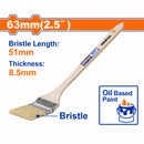 Brocha para pintar 2.5"(63mm).Pincel plano cabeza curva. Largo:44mm. Grosor:8.5mm.Mango de madera.