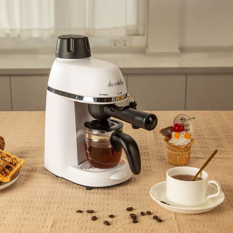 Cafetera de 0.24lts ( 4 tazas espresso) 800W. Presión 3.5 bars