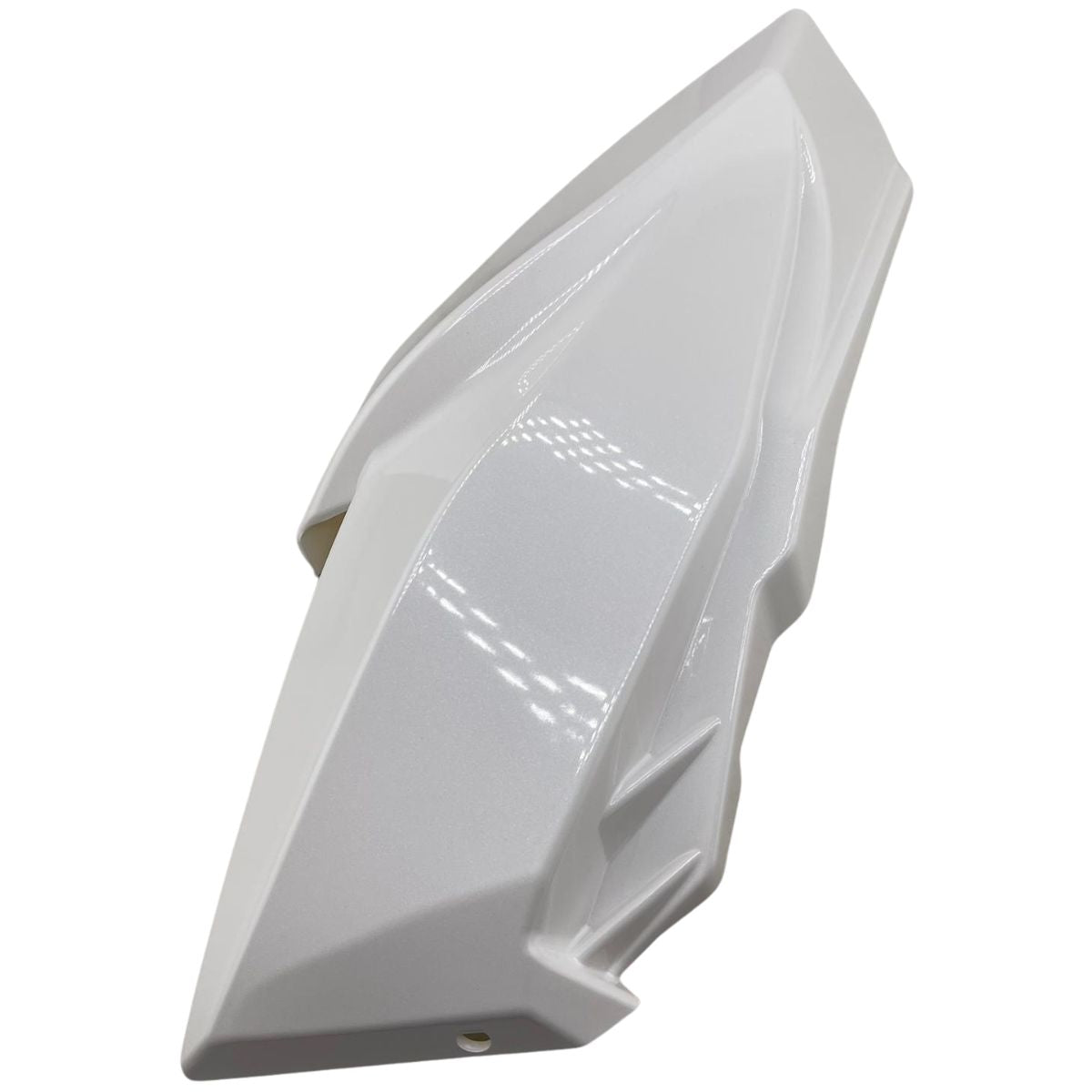 Covertor derecho del faro delantero blanco (RK150) HEADLIGHT RIGHT GUARD BOARD WHITE W1