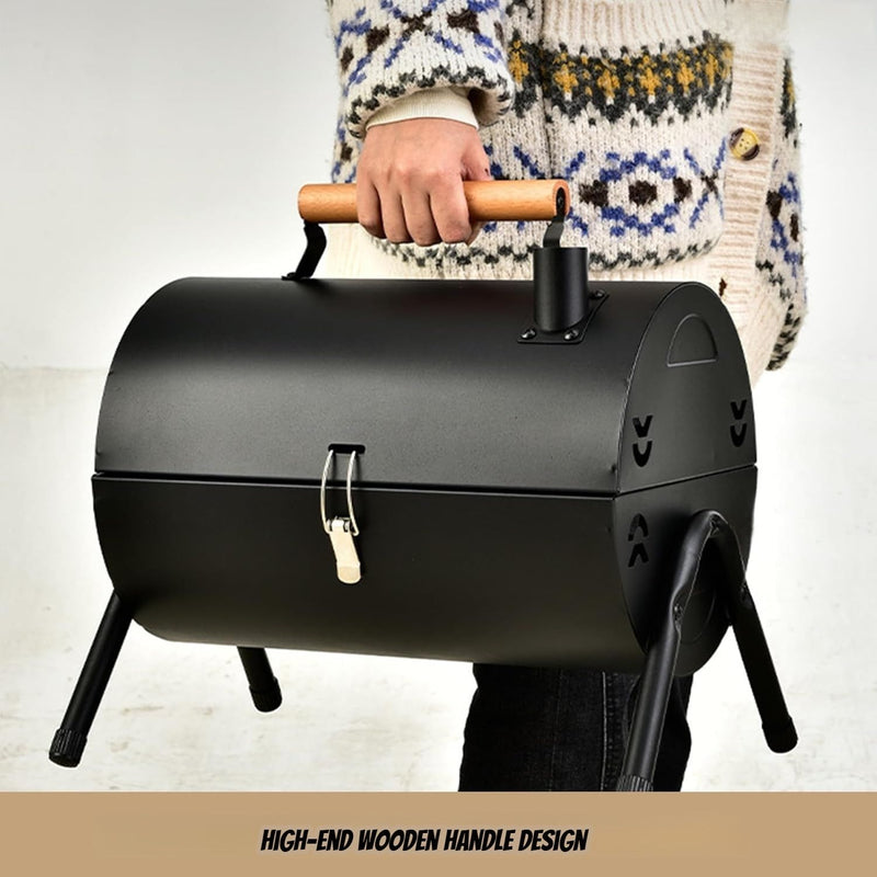 Parrilla de carbón tipo barril 38x25x35 cm portátil con tapa y chimenea estilo BBQ de hierro. Asador de carbón.