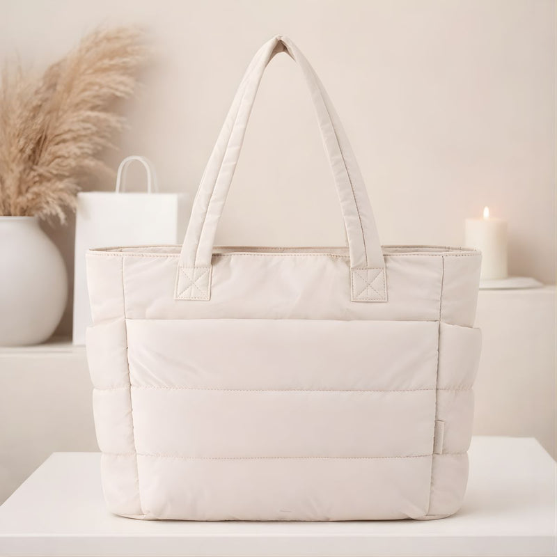 Bolso Tote Acolchado Grande Para Laptop 15.6". Bolsa universitaria De Hombro Ligera Con Múltiples Bolsillos Y Capacidad 20L. Color blanco.