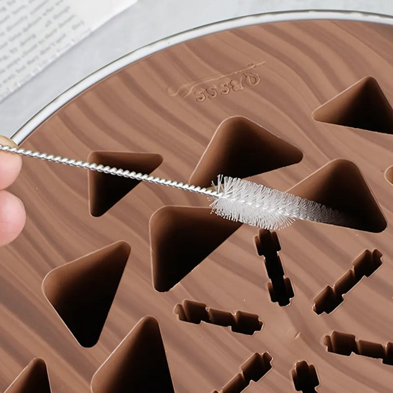 Cubiertos de Acero Inoxidable. Set de 24 piezas. Con Estuche Decorativo en Forma de Huevo.