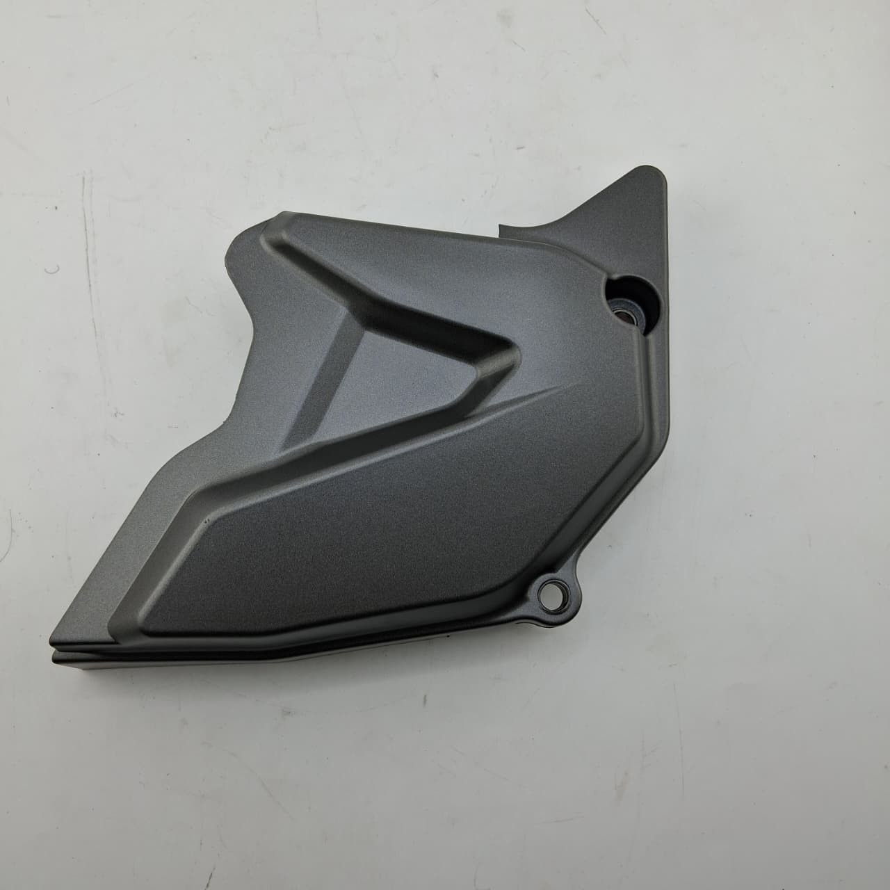 Covertor Izquierdo Del Motor Gris (TNT25) ENGINE LEFT REAR COVER,GREY