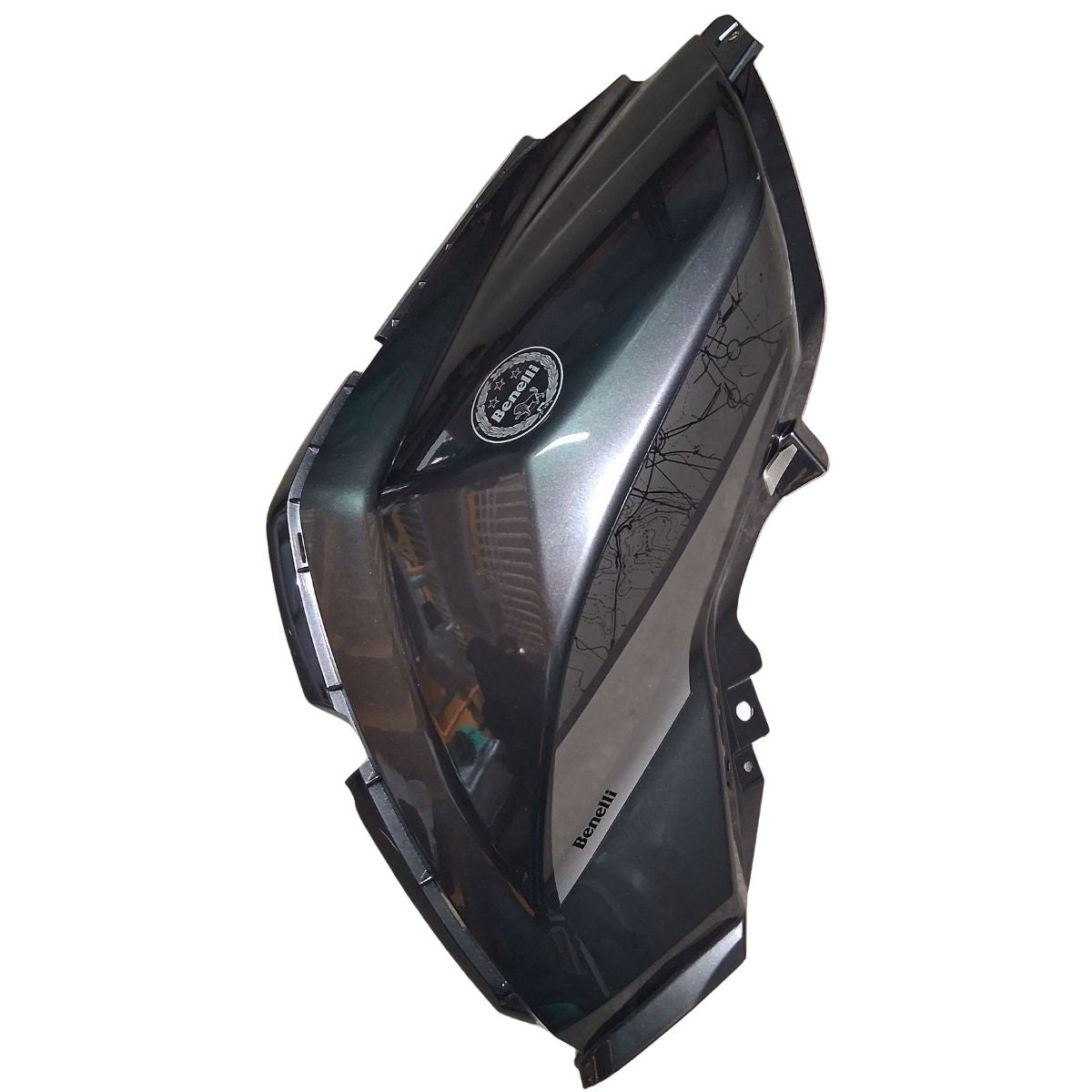 Covertor derecho del tanque de combustible gris con calcomanias (TRK502XMY2020)