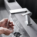 Llave De Lavamanos Individual. Grifo De Lavabo Color cromo. Pluma.