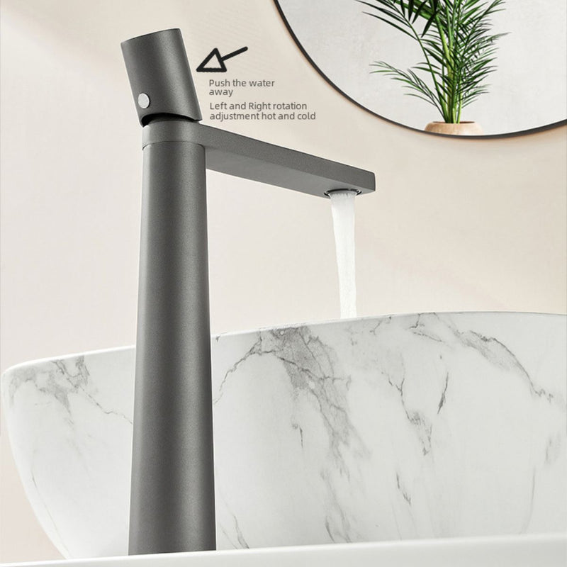 Llave De Lavamanos Individual. Grifo De Lavabo Color gris. Pluma. Modelo alto.