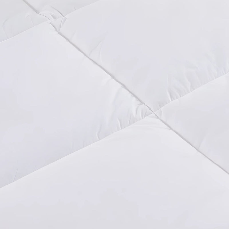 Sobrecama Duvet Blanco. 100% algodón. Relleno de 400 g/m². Calidad hotelera. 240cm x 230cm. Tamaño King.
