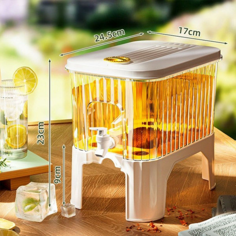 Dispensador De Agua Y Bebidas Con Grifo De 5L. 23 cm de Alto, 24.5 cm profundidad 17 cm de ancho.