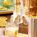 Dispensador De Agua Y Bebidas Con Grifo De 5L. 23 cm de Alto, 24.5 cm profundidad 17 cm de ancho.