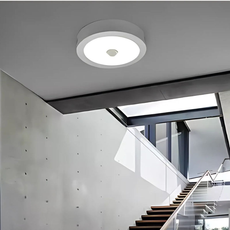 Lámpara De Techo Plafón LED 18W Con Sensor De Movimiento 8.8” (22.5cm). Luz Blanca.