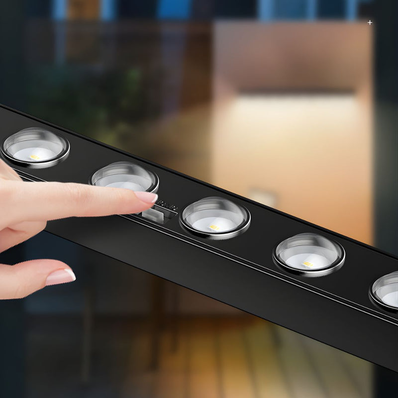 Lámpara Solar LED lineal con 8 Focos. Luz Cálida Impermeable para exterior. Iluminación con panel solar.