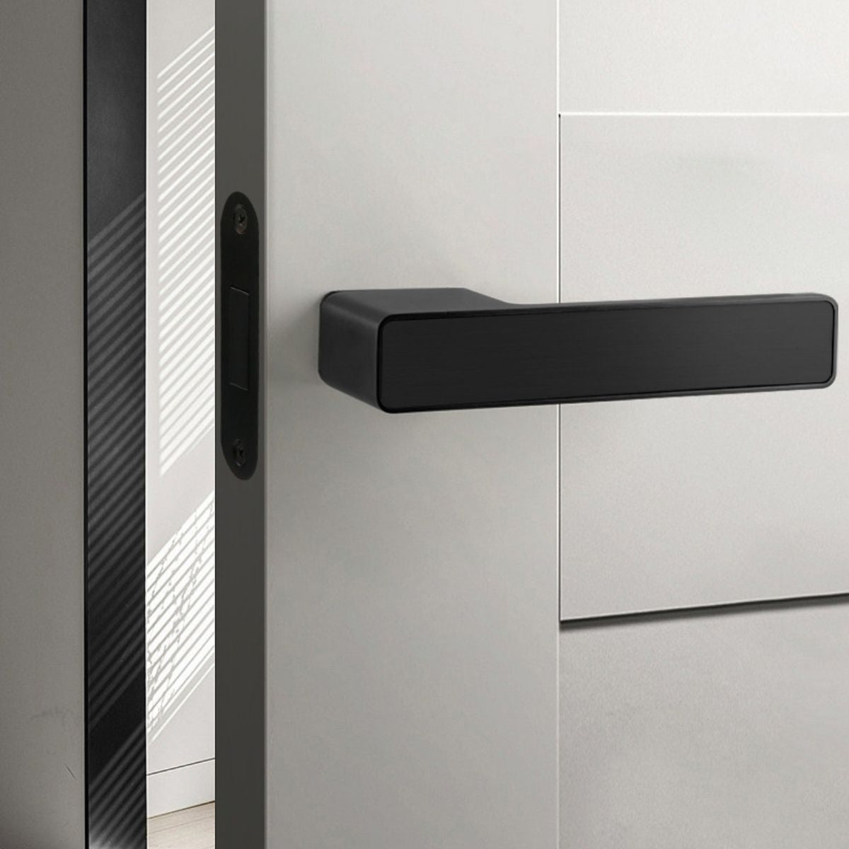 Cerradura De llave oculta Puerta Interior. Manija Minimalista Para Puertas 36-56mm de  6.4x2.9” (163mm x 58mm). Color Negro Mate.