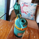 Botella de Agua Deportiva Pastica de 550ml. Termo Celeste con Naranja. BPA Free. 19.5x6.8xm.