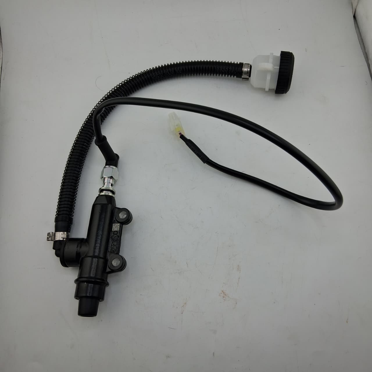 Contenedor de liquido de frenos (LEONCINO500TRAIL) BRAKE FLUID RESERVOIR