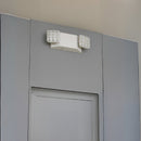 Lampara de Emergencia de 2 Bombillos Giratorios. 100-277V / 50-60Hz. Indicar LED. Material Plastico.