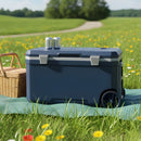 Hielera portátil rígida 70L azul con ruedas. Cooler grande 74x44x42cm para camping, playa y picnic.