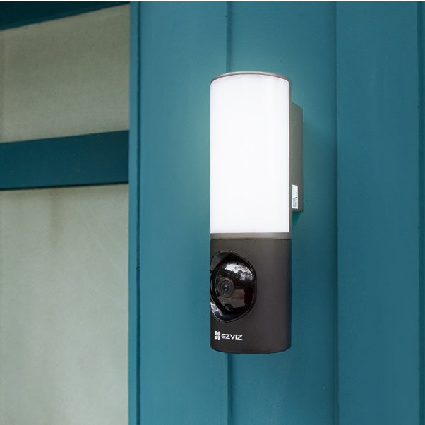 Cámara de seguridad inteligente con lámpara de pared para exteriores