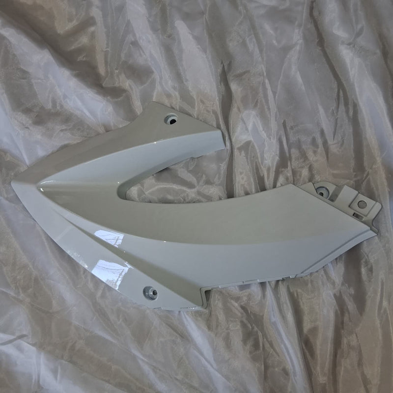 Covertor delantero lateral derecho blanco (TX200) SIDE COVER FRONT WHITE WITHOUT STICKER