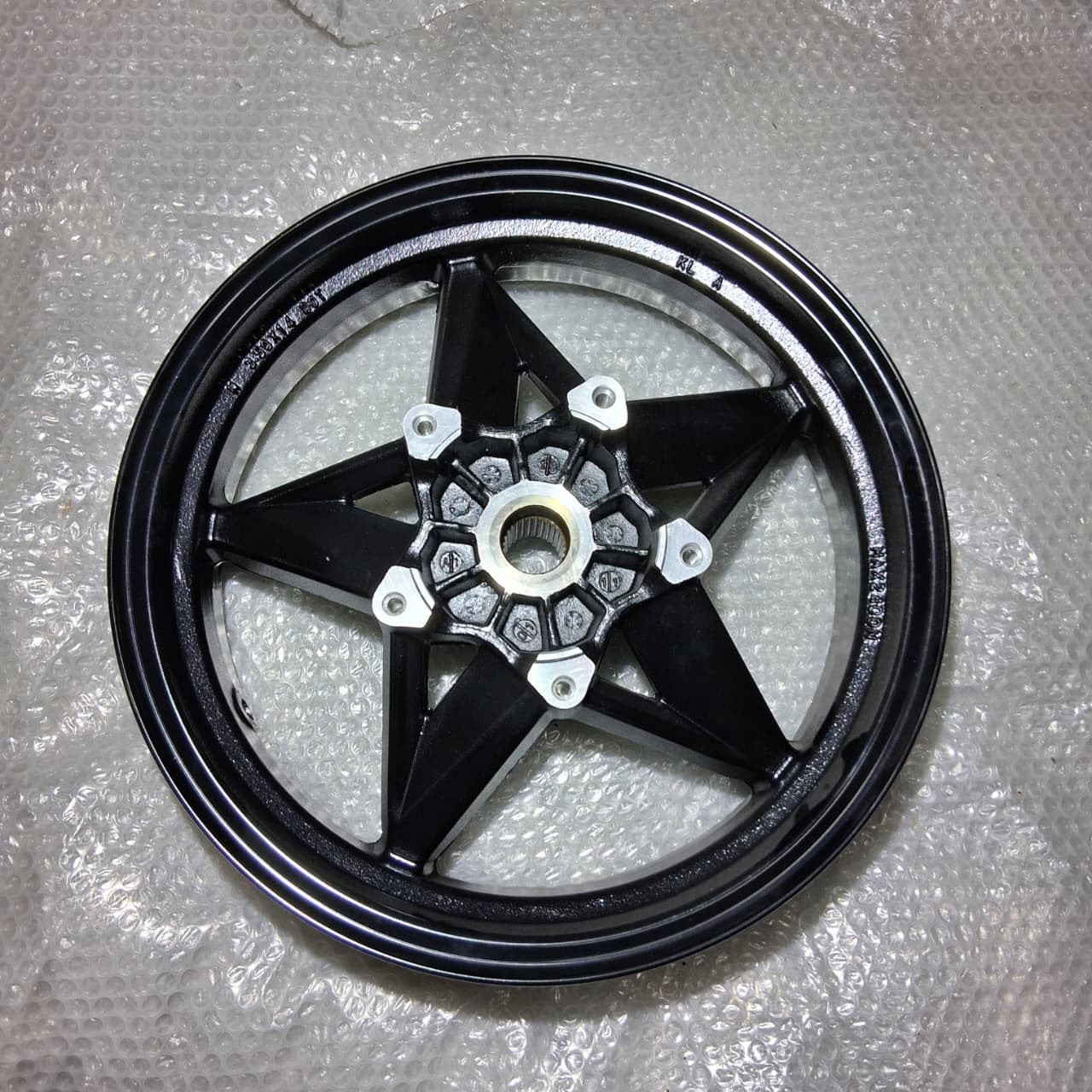 Rin trasero negro (ZAFFERANO250)