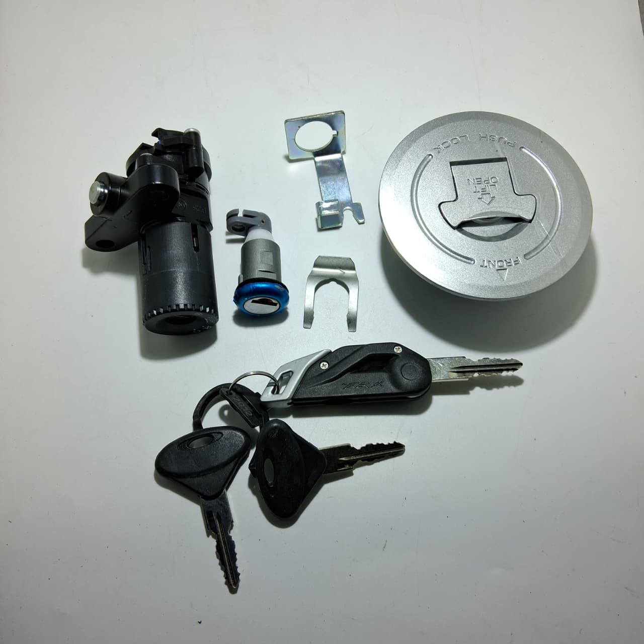 Set de llaves y cerraduras (TRK502XMY2020)