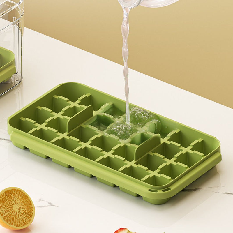 Bandeja para cubitos de hielo con tapa y contenedor. Moldes apilables para hielo. Color verde.